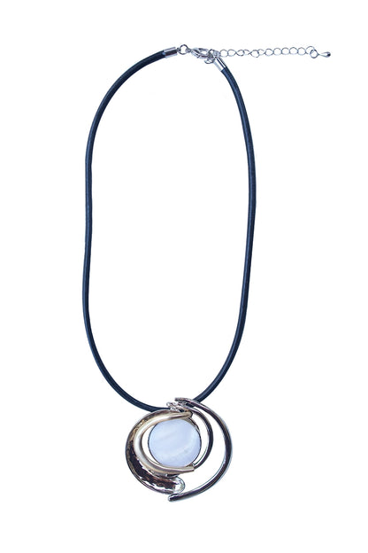 Blanc Necklace