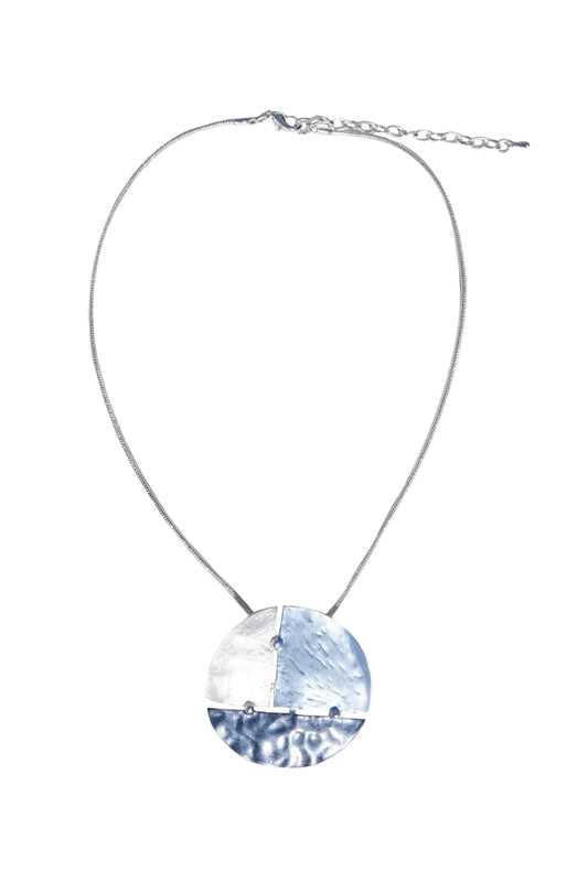 <tc>Blue Necklace</tc>