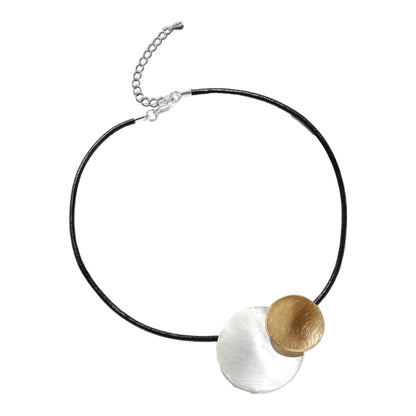 <tc>Dot Necklace</tc>