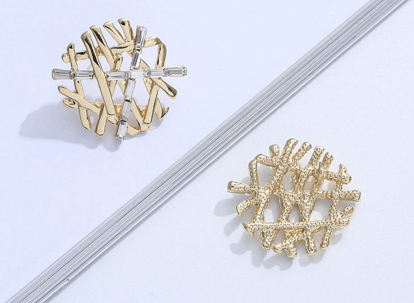 <tc>Trim Earrings</tc>